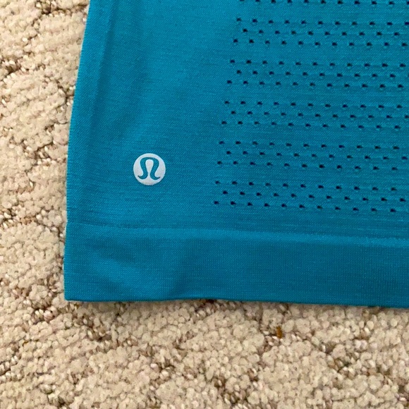 lululemon breezy by short sleeve squad, teal color - Picture 3 of 3